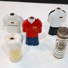 Feuerzeug-Konvolut: Trikot DE/ES, Bierkrug, Dose (5x) Gas