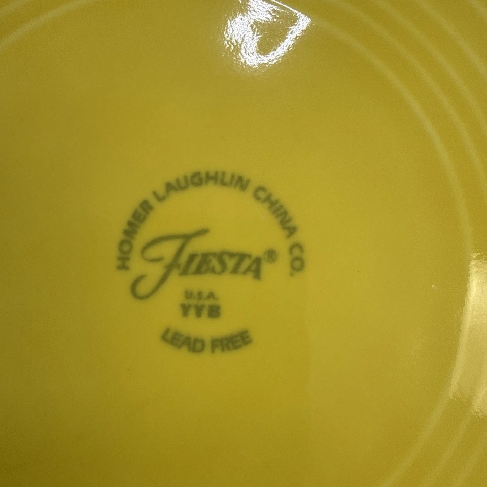 Platos Fiesta amarillos. All Eight por $85.00. 10 1/2 pulgadas Foto 2 de 3