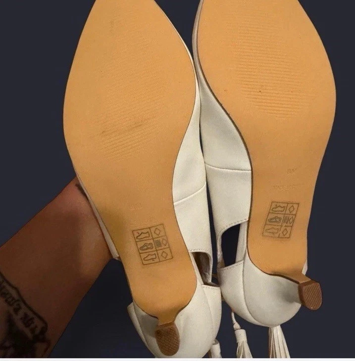 Zapatos de salón Ashro Cathina en blanco tacón de borla recortado tacón de gatito talla 8 Foto 3 de 4