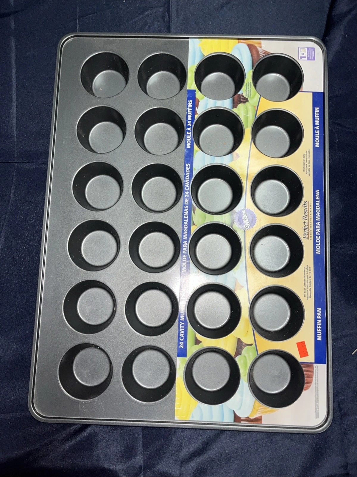 Wilson Perfect Results Non-Stick 24 Muffin Tin New