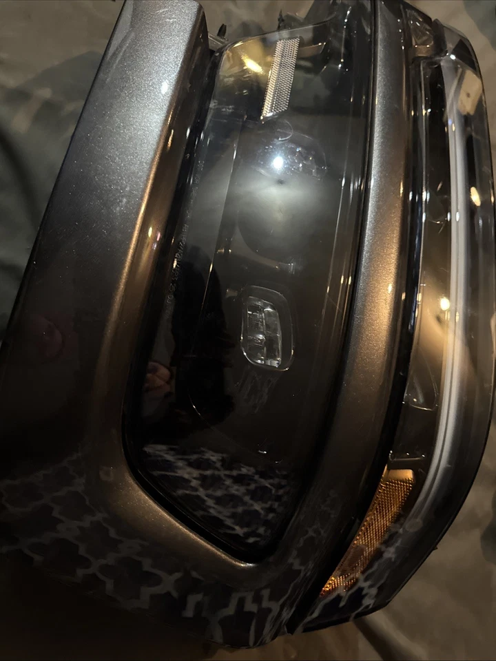 Faro izquierdo del conductor OEM para Ram 2500, 3500 P68592402AC ¡COMO NUEVO! Foto 2 de 4