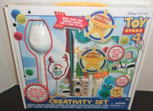 disney toy story 4 creativity set