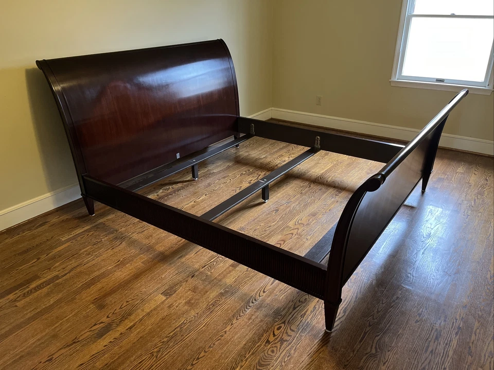 Barbara Barry para Baker Furniture Modern Regency Cama King Size de Caoba Oscura Foto 3 de 4