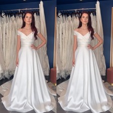 Satin Wedding Dresses White Sleeveless V Neck Ivory Off Shoulder Bridal Gowns