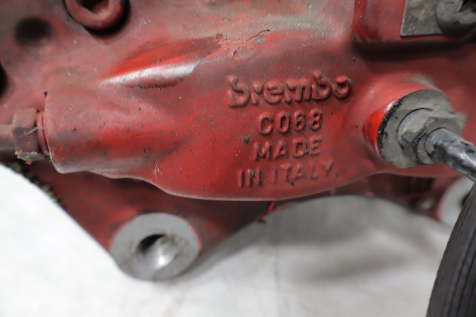 Maserati Ghibli 2014-2024 Rear Right Brembo brake caliper with pads Red