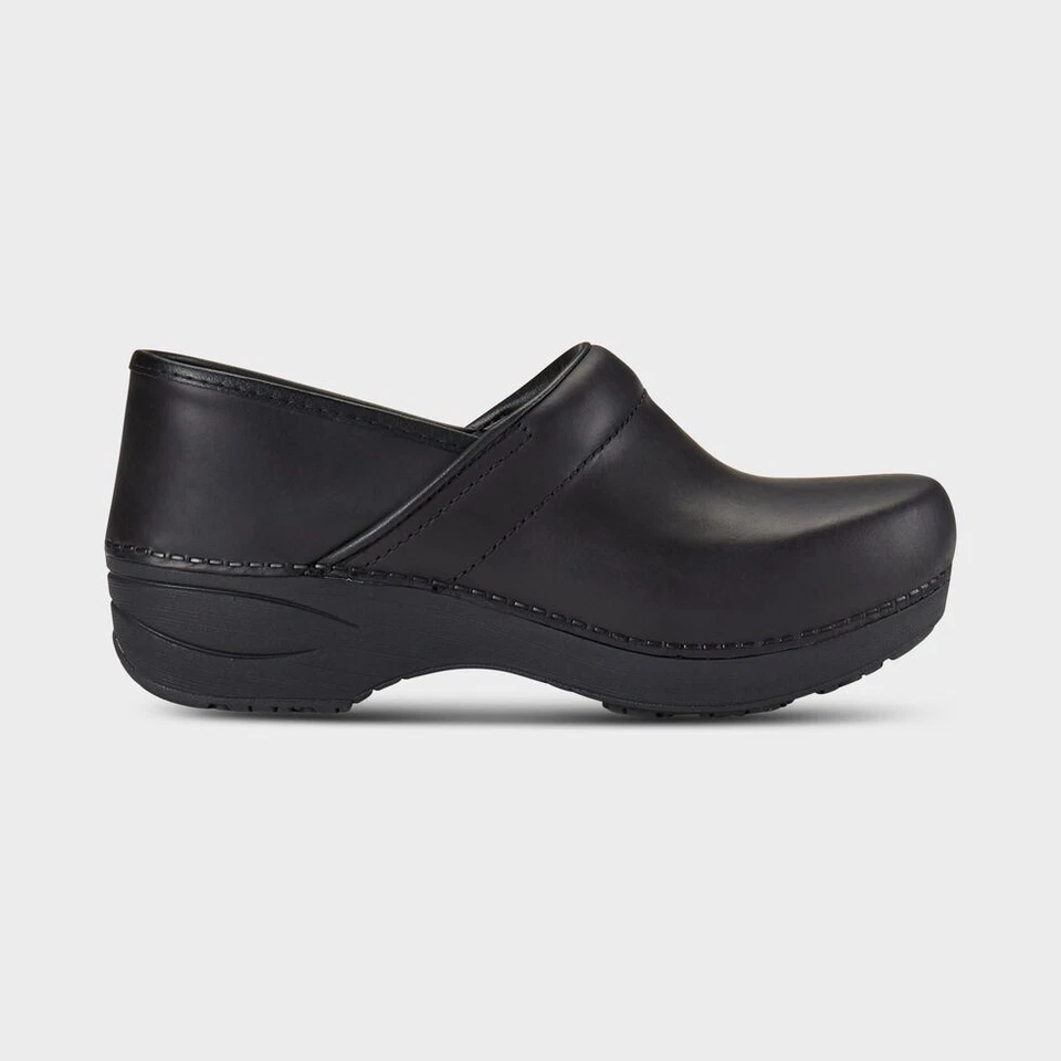 BEST SALE!!! Women's Dansko XP 2.0 Clogs (Color:  Black-Shoe Width:M) - Image 2 of 4
