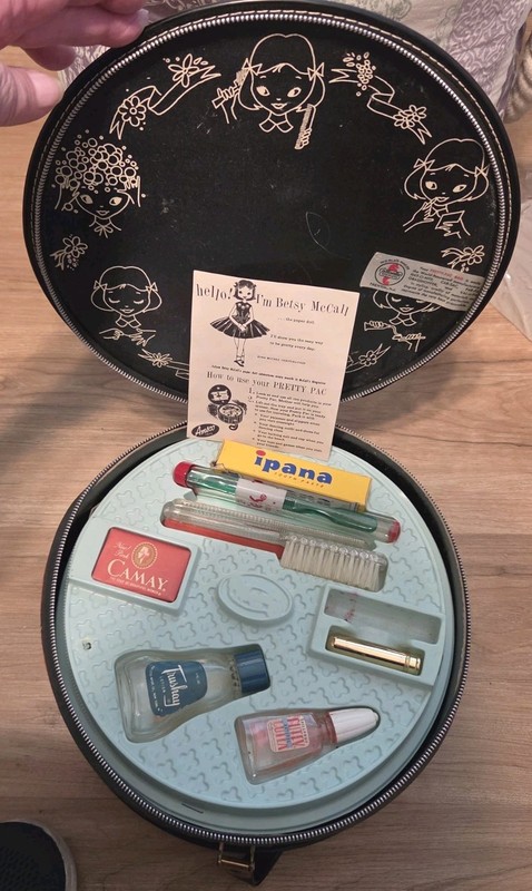 VTG Betsy McCall’s PrettyPac, Lotion,Toothbrush/Paste, Brush&Comb,Lipstick HTF