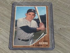 1962 Topps Baseball Base Card Yogi Berra Card #360 Yankees HOF Legend