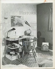 1953 Press Photo General view of a study desk at home - nei39487