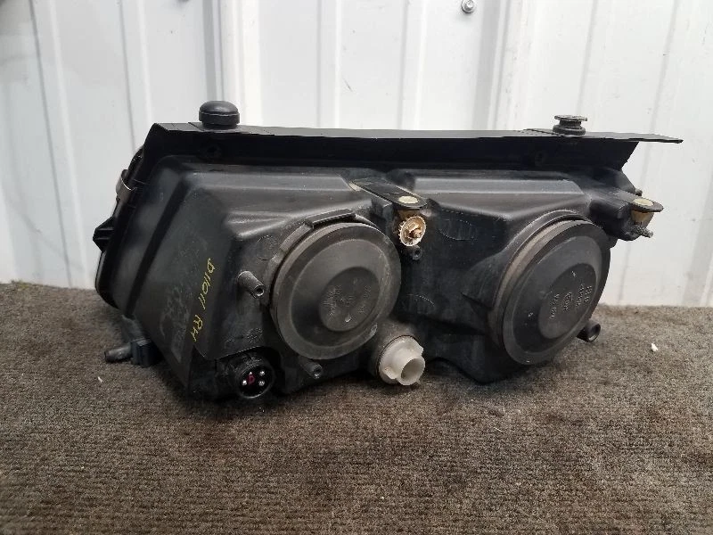 Farol direito do passageiro Volkswagen Passat 1998-01 *Foggy* - Imagem 4 de 4