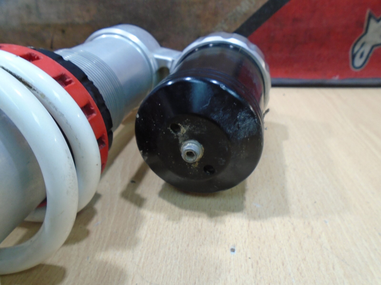 あすつく】 KTM MONOSHOCK 純正リヤサスペンション新品18187P0101