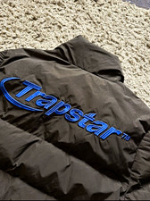 Trapstar Men's Black Puffer Jacket Blue Logo Full Zip Stand-Up Collar M