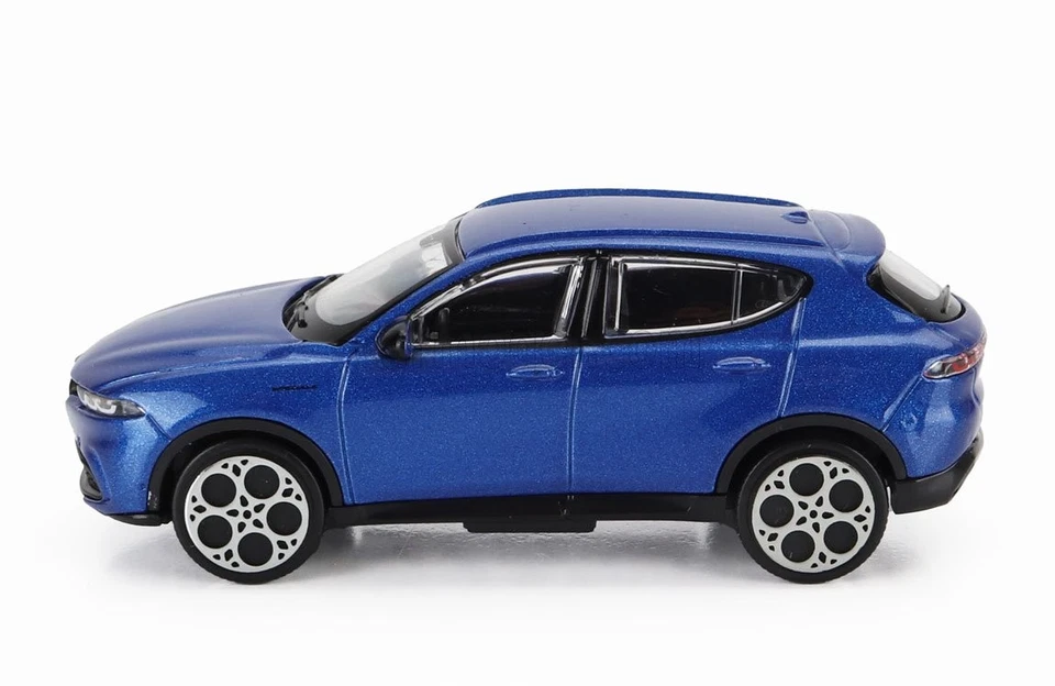 MODELLINO AUTO STATICO BURAGO ALFA ROMEO TONALE 2023 BLU MODELLISMO SCALA 1/43 - Immagine 3 di 4