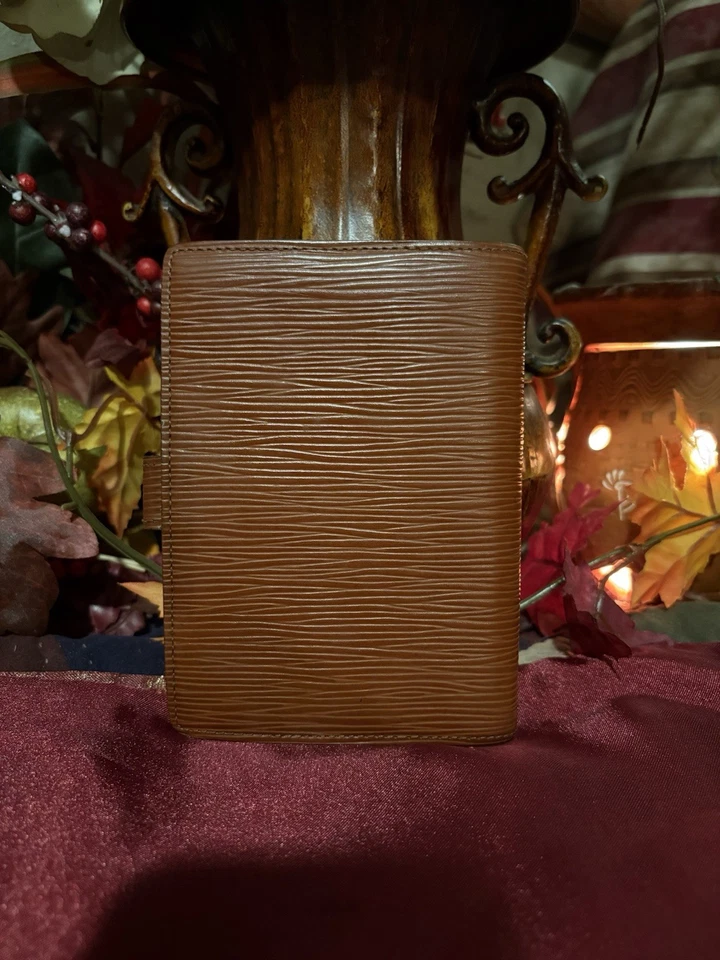 Cuaderno Louis Vuitton LV Epi Cuero Agenda PM Marrón Auténtico Foto 4 de 4