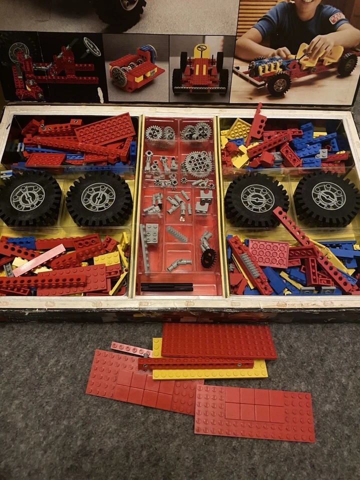 Retired LEGO Technic 853 Car Chassis  Vintage  Set with Box & Instructions, photo 4 of 5