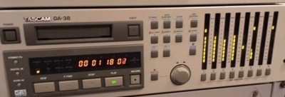 TASCAM Professional Multitrack Digital Recorder DA-38 Version 4