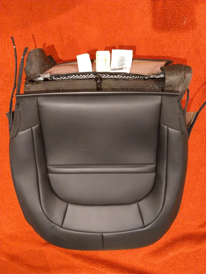 OEM JEEP CHEROKEE SEAT BACK CUSHION WITH LEATHER AND HEAT/COOL PAD 68297942AA  - Image 2 of 4