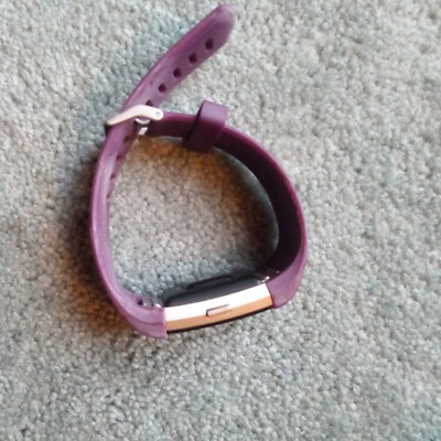 Fitbit Charge 2 Herzfrequenz Fitness Aktivitätstracker, klein *gesprungener Bildschirm