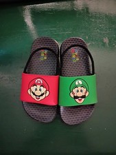 SUPER MARIO BROS. LUIGI Beach Kids Sandals Pool Slides Size 11/12