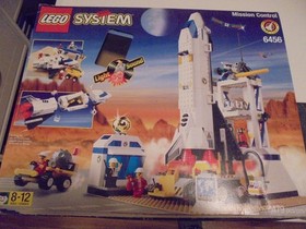 Lego 6456 Space Port Mission Control&mdash;COMPLETE w/Box, Manual & Rocket Engine