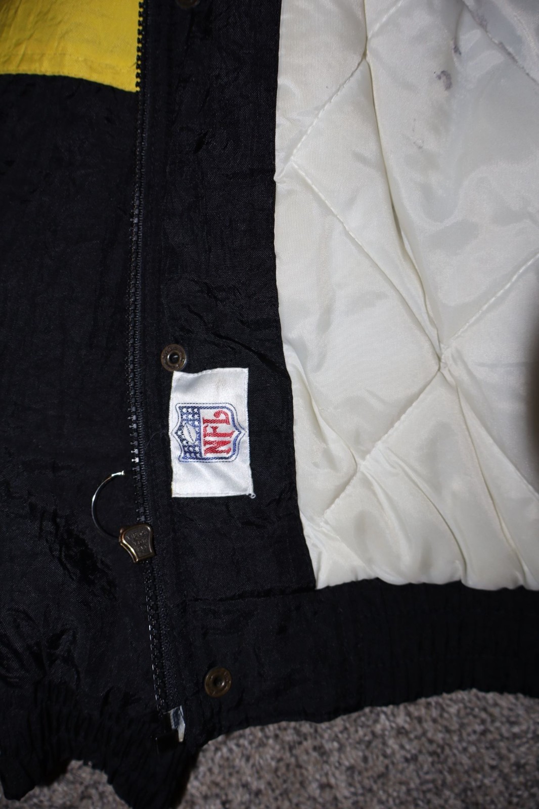 Vintage 90s Pittsburgh Steelers Apex One Hooded Puffer Jacket Men's Medium