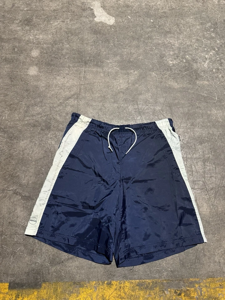 Bermuda de natação vintage Nike masculina média soletrada malha forrada Y2K etiqueta prata - Imagem 2 de 4