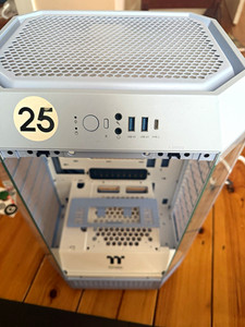 Thermaltake The Tower 100 Mini-ITX Mini Tower Case White Tempered Glass USB-C