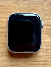 Apple Watch Series SE (2022) 44mm Silver Aluminum Case - Cellular+GPS