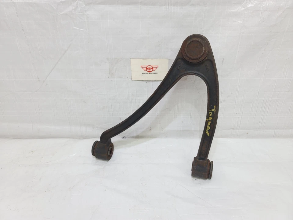 1998-2003 Jaguar XJ8 Vanden Plas Front Right Passenger Side Upper Control Arm - Image 4 of 4