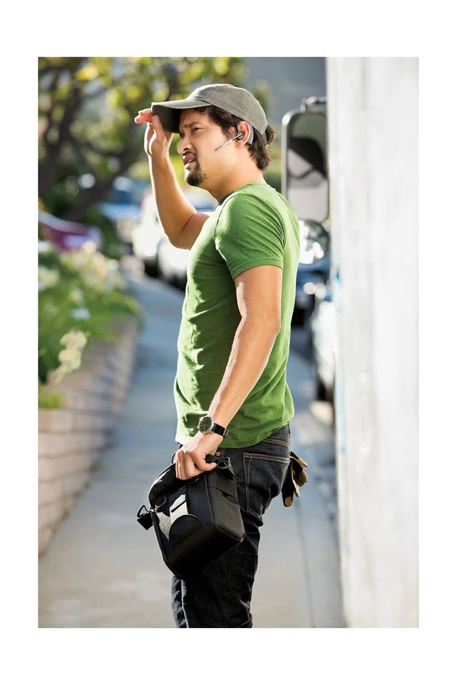 Plantronics Voyager Legend 87300-06 in The Ear - Image 2 of 4