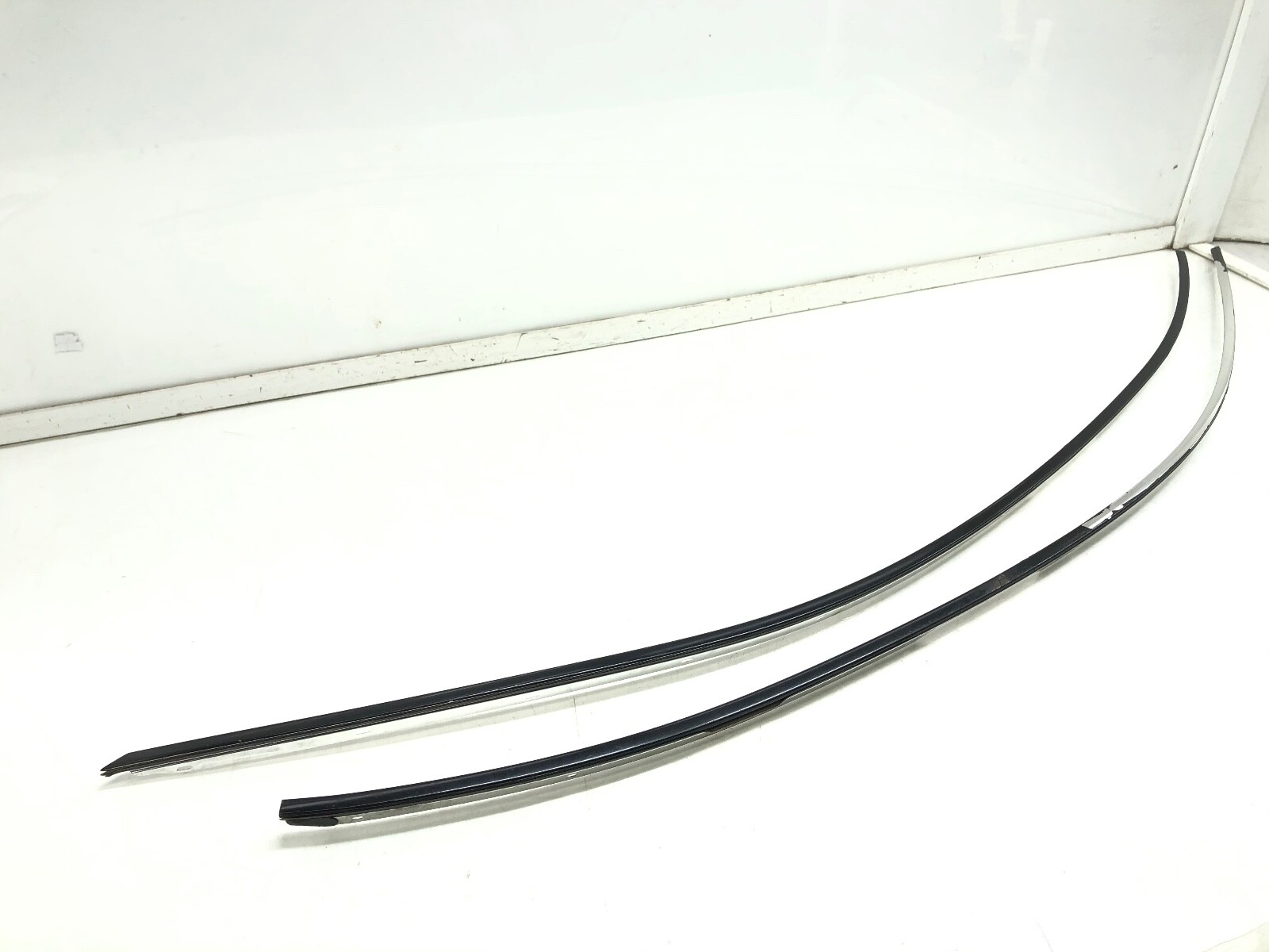 2014-2017 MASERATI GHIBLI LEFT RIGHT ROOF WINDOW MOLDING TRIM CHROME OEM.