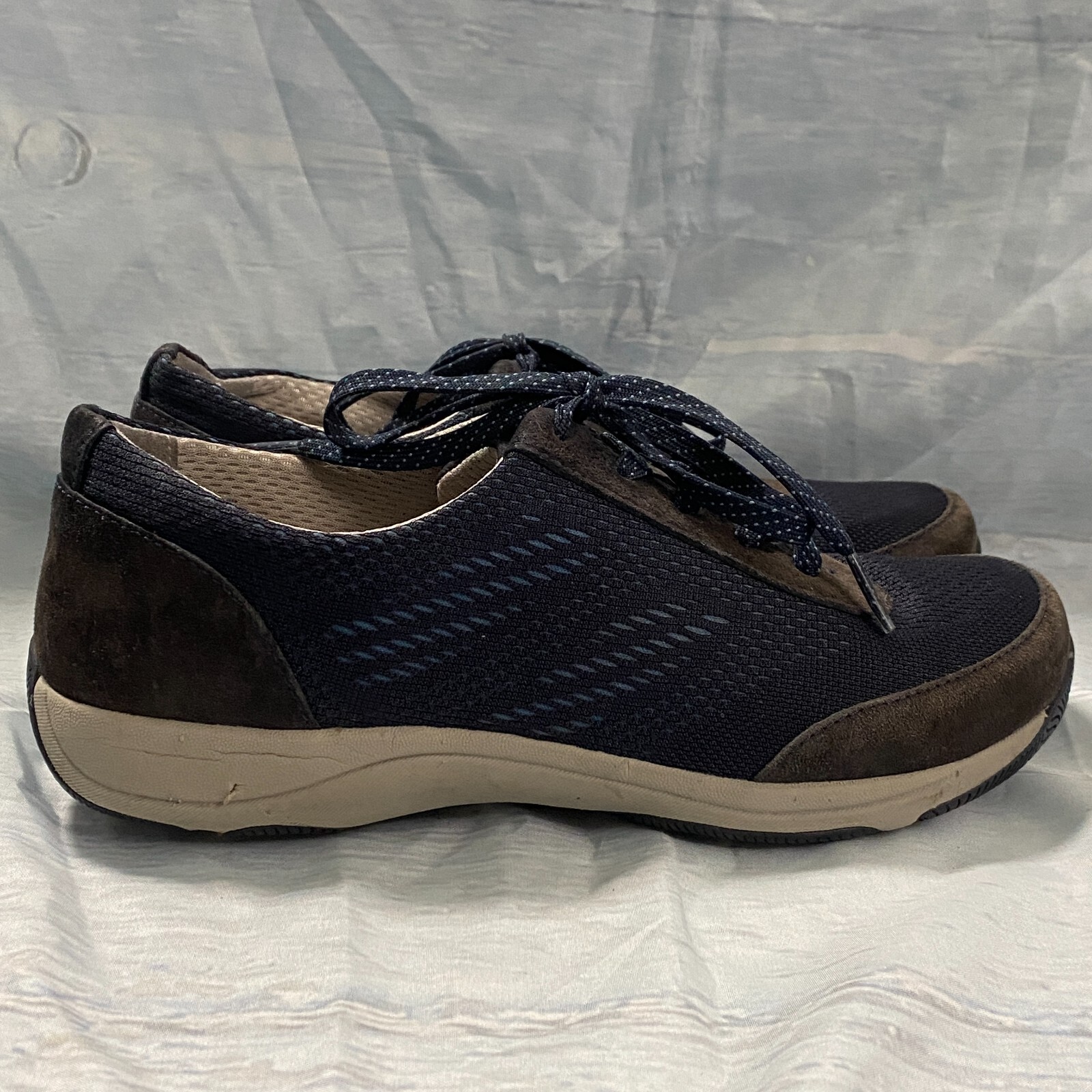 dansko hayes suede