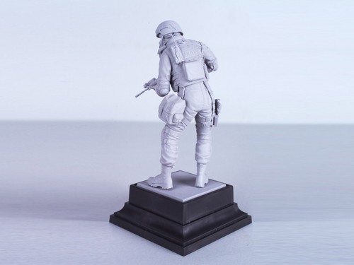 ICM 16101 Plastic model kit figures Scale 1:16 S.W.A.T Team Leader - kits models - Picture 12 of 16