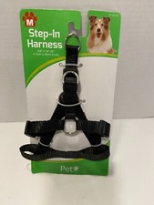 Pet No Pull Step-In Harness Size Medium Approx 30 pounds Sealed
