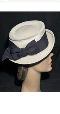 Schiaparelli Antique Vintage Classic Tailored Fine Straw Suitor Tilt Hat Bow