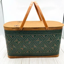 Vtg 70s Hawkeye Style Green Natural Woven Picnic Basket Metal Handles Divider