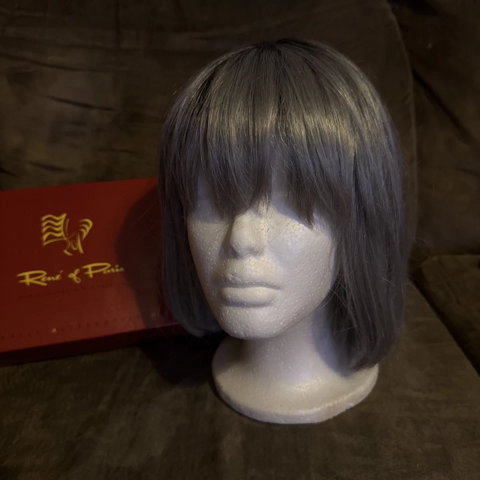 Peluca Bob Rene of Paris CHEYENNE Delantera de Encaje Recta Elegante, Gris Ahumado R Gris Oscuro Foto 2 de 4