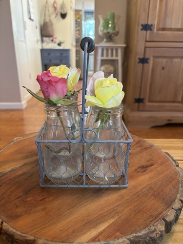 FARMHOUSE STYLE 4 GLASS MILK BOTTLE VASES W/GRAY METAL CARRIER & WOODEN HANDLE - Picture 3 of 8