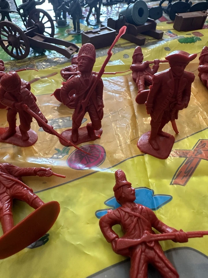 Vintage Mini Soldiers Plastic Playset American Revolution Alamo 127 Pieces - Image 3 of 4