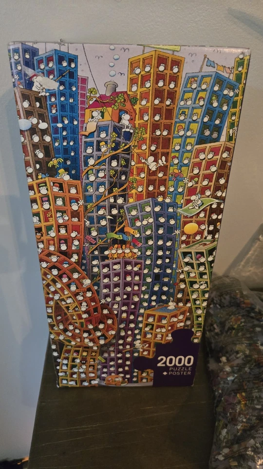 Rompecabezas Heye Mordillo “City” 2000 piezas + póster (completo, caja púrpura 2012) fuera de stock Foto 4 de 4