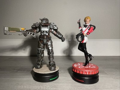 Fallout 4 T-60 Battle Power Armor Thinkgeek Statue  with boxes 