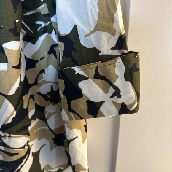 Blusa Chicos Talla 3 Usada en Excelente Condición Para Mujer Camuflaje Manga 3/4 Algodón/Spandex Foto 3 de 4