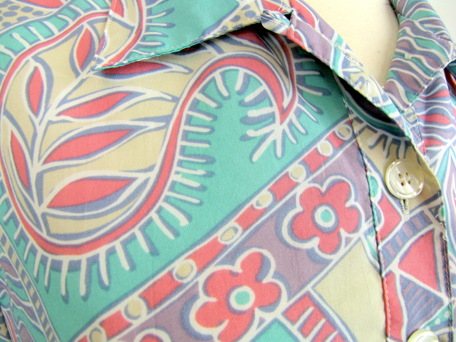 Pastel Paisley on Taupe Open Weave Polyester MARK VII LTD Long Sleeve Blouse 12