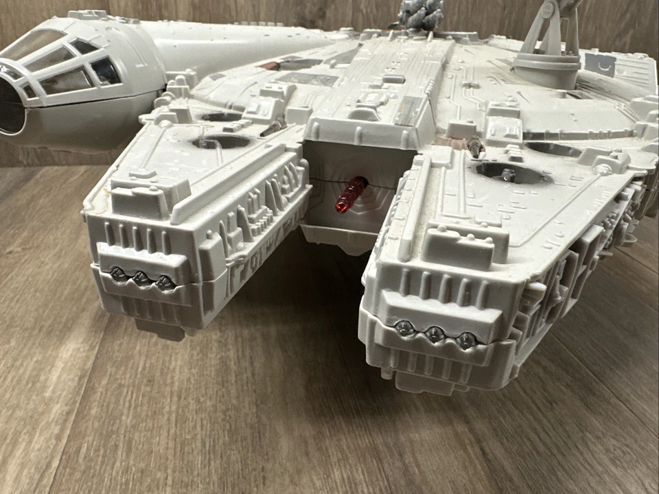 Veículo Vintage Millennium Falcon Star Wars Trilogia Original 2004 Hasbro - Imagem 4 de 4