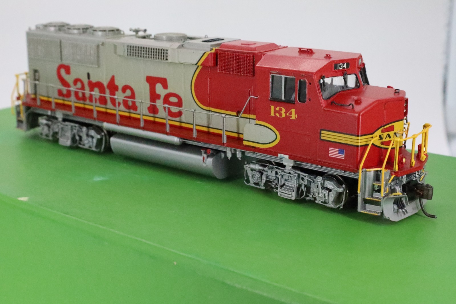 Overland Models / OMI 5364 ATSF GP60M Warbonnet HO Scale | eBay