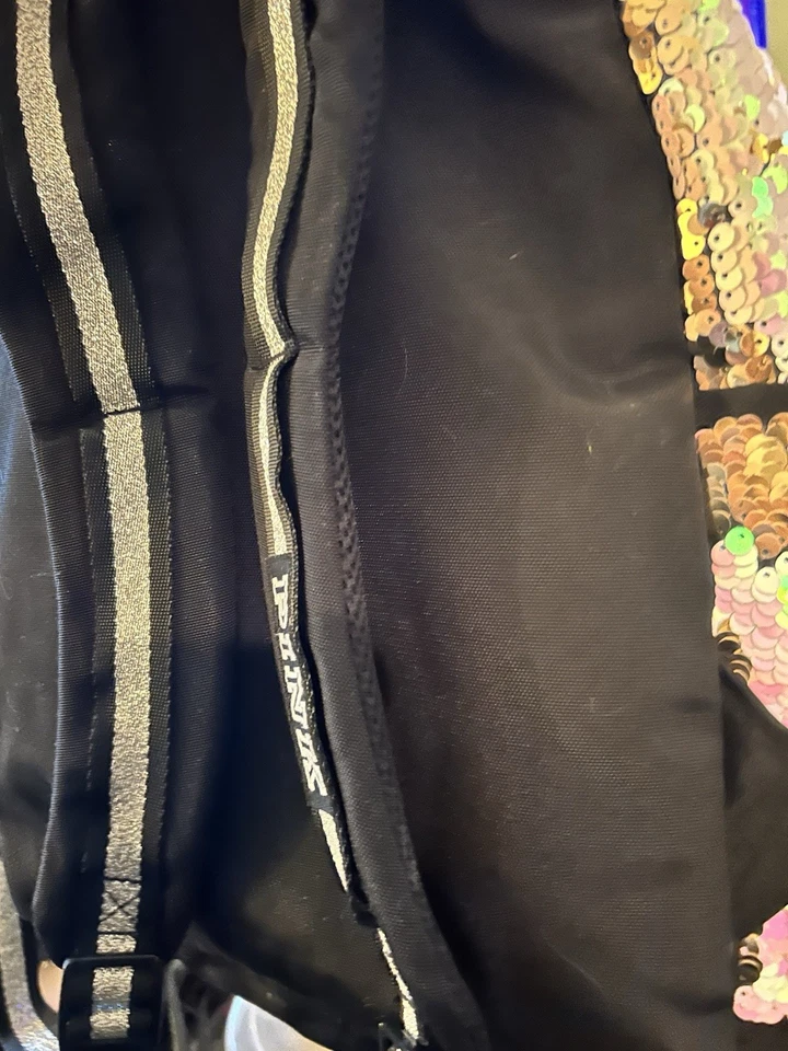 Mochila campus Victoria's Secret ouro rosa preta iridescente flip lantejoulas Bling - Imagem 4 de 4