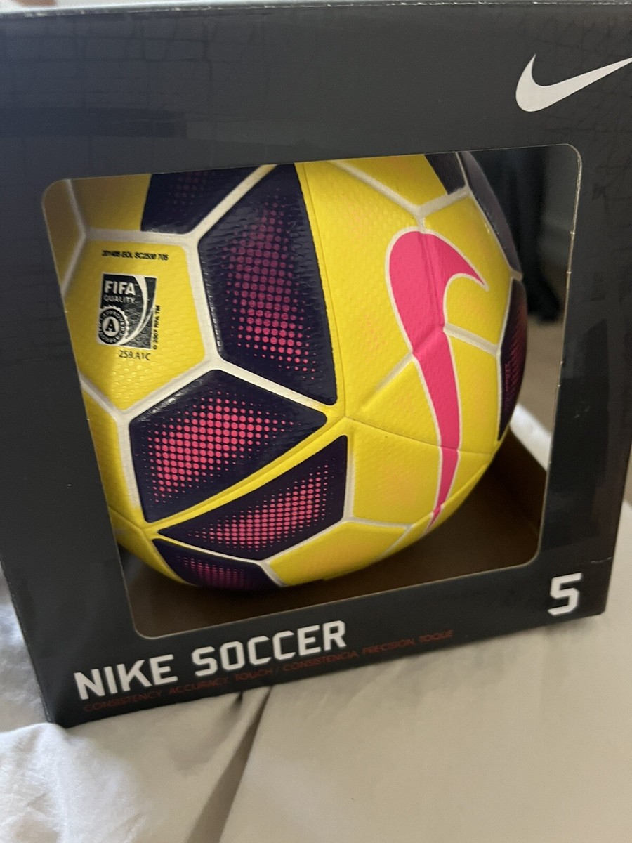 Nike Ordem サッカーボール　2014/2015 RARE NIKE ORDEM 2 2014/2015 WINTER OMB OFICCIAL MATCH BALL