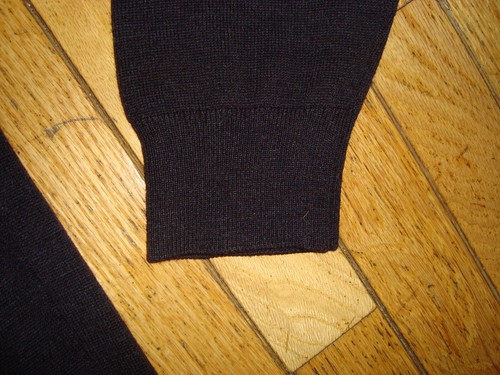 LACOSTE MEN'S PURPLE V NECK SWEATER SIZE 6 HARDLY WORN! - Picture 3 of 11