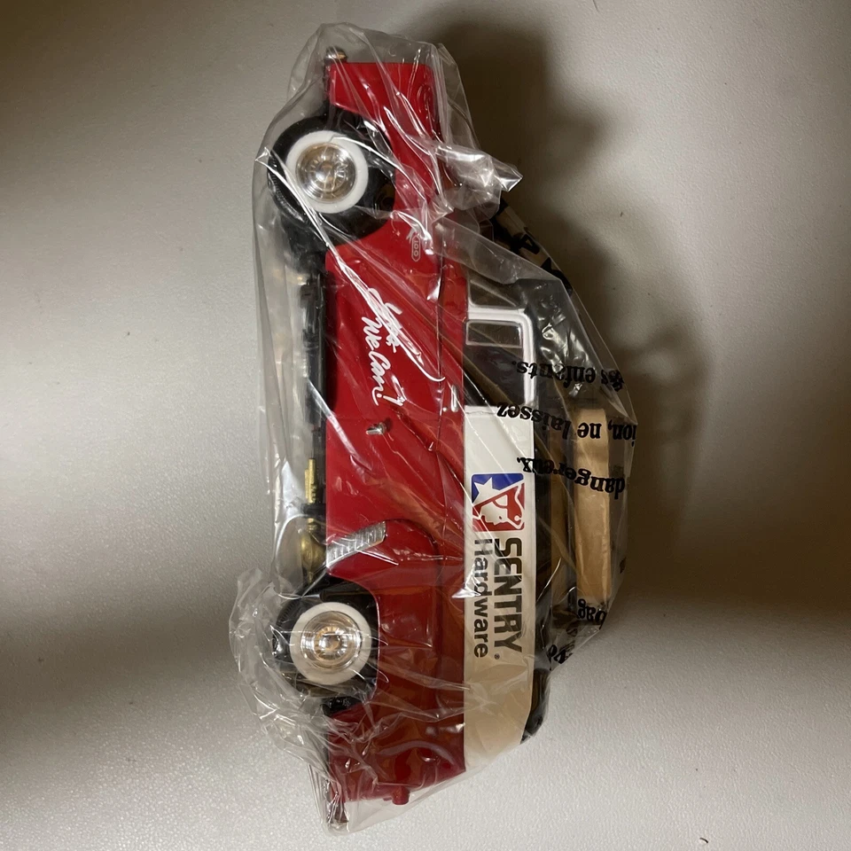 Liberty Sentry Hardware 1957 Dodge D-100 Town Panel Coin Bank 1/25 Diecast NEW - Image 4 of 4