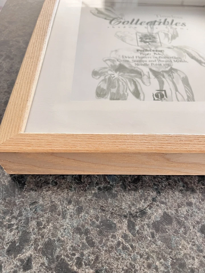 "Estuche Shadow Box Frame 11x14"" color pino natural con ventana de vidrio extraíble" Foto 4 de 4